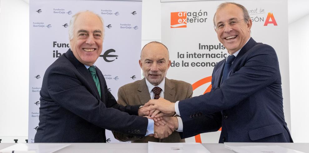 José Luis Rodrigo, Ramón Tejedor y Antonio Lacoma en la firma del nuevo acuerdo