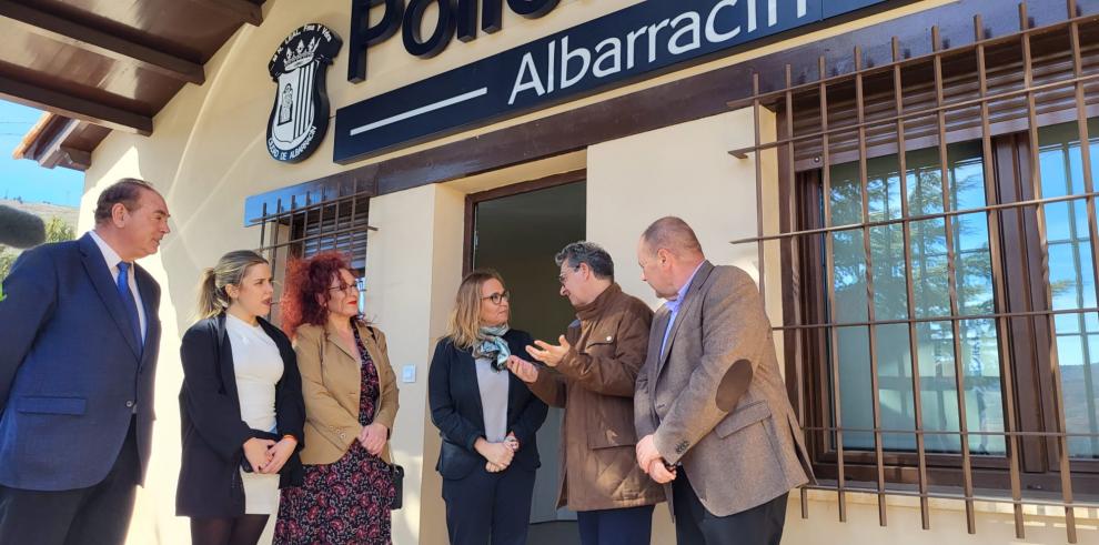 Mayte Pérez, en la inauguración de la comisaría de Policía Local de Albarracín