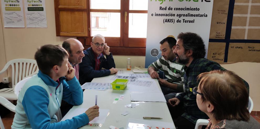 Sesión participativa de la jornada inicial de la sección cultivos leñosos celebrada en Torrecilla de Alcañiz el pasado mes de marzo..