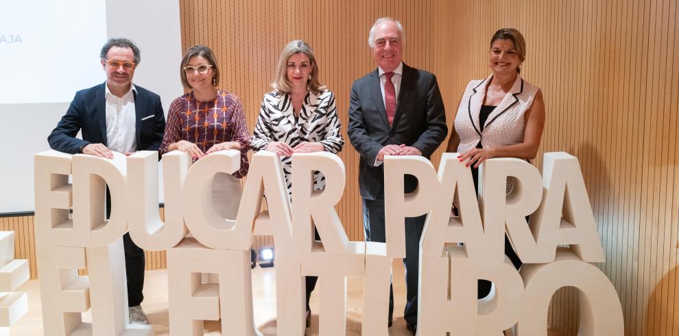 Patio Infanta. Claudia Pérez Forniés inaugura el programa 'Educar para el Futuro' de la Fundación Ibercaja