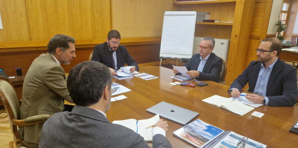 El vicepresidente Nolasco, junto al Jefe de Gabinete, José María Blanco y los responsables de Vall Companys