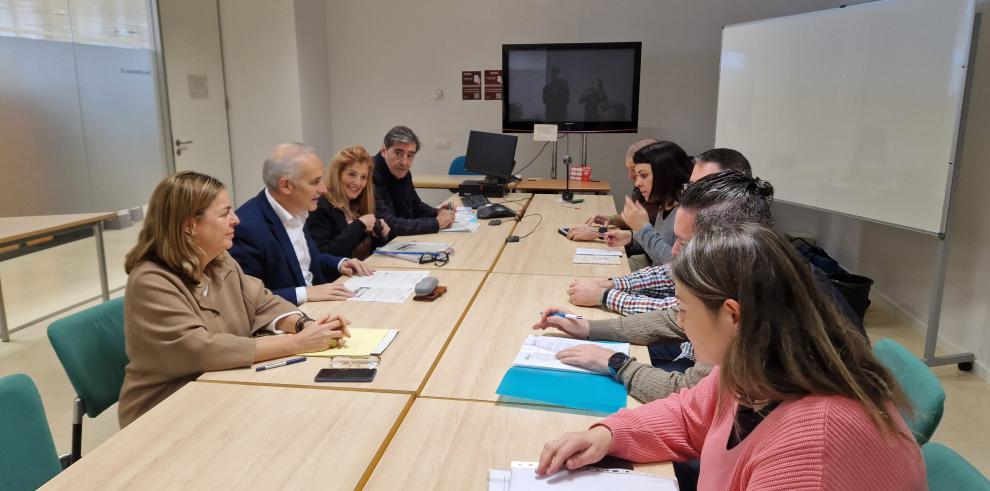 Responsables del Departamento de Educación y del Servicio Provincial de Zaragoza se han reunido con la dirección y el AMPA del centro.