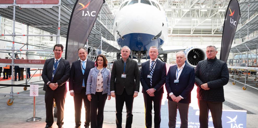 Imagen del artículo Azcón participa en la inauguración del hangar de pintura de aviones de IAC en el Aeropuerto de Teruel