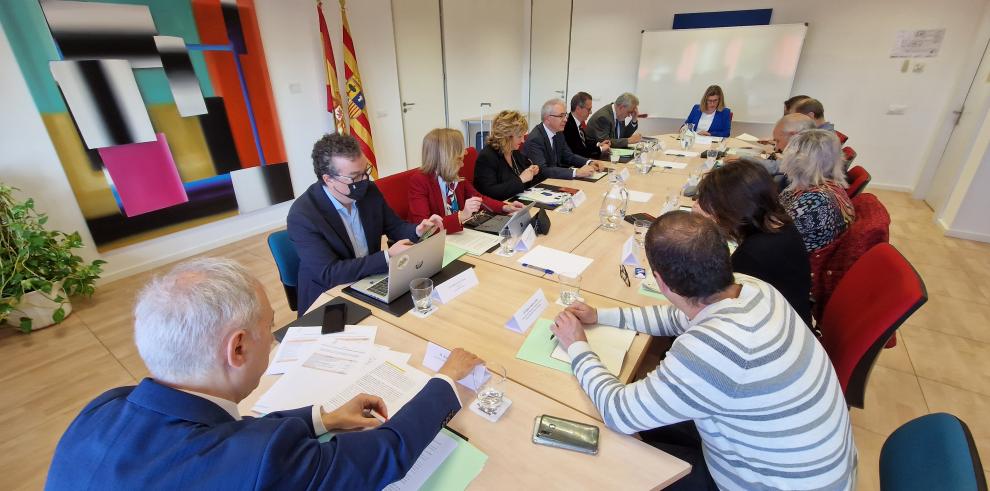 La Comisión Mixta Gobierno de Aragón-Universidad se ha celebrado esta mañana en la sede del Departamento de Educación, Ciencia y Universidades.