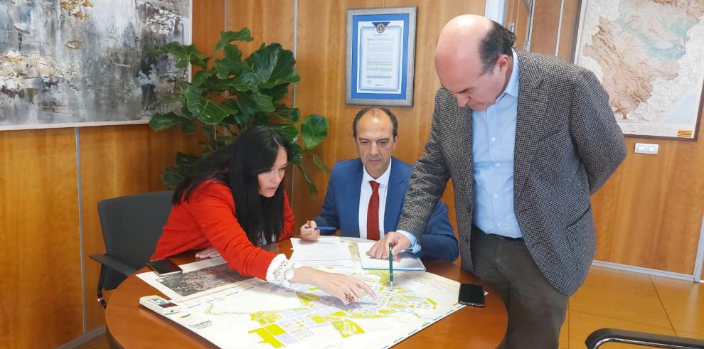 Imagen del artículo Consejero de Sanidad y alcaldesa de Huesca analizan la situación de la Atención Continuada y muestran su sintonía